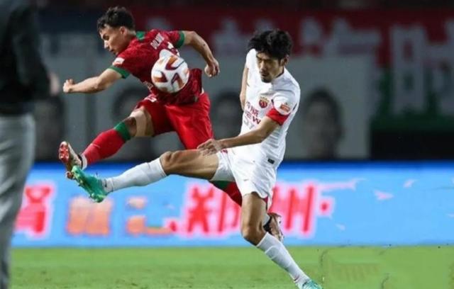 争议球员离队引围观,球队管理深陷舆论漩涡 争议球员离队引围观,球队管理深陷舆论漩涡