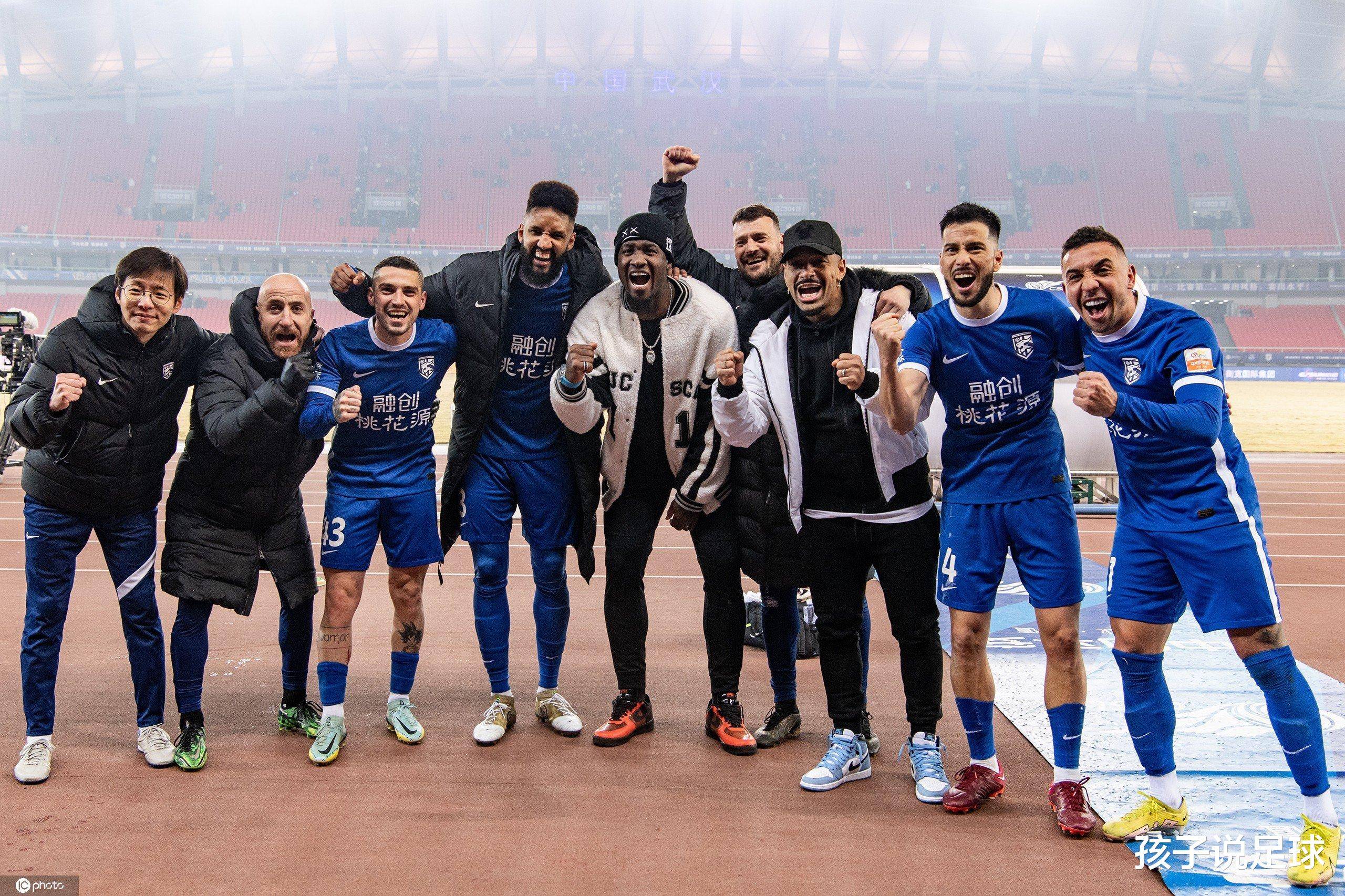 球员交流合作密集,球队默契度明显提升的简单介绍 球员交流合作密集,球队默契度明显提升的简单介绍