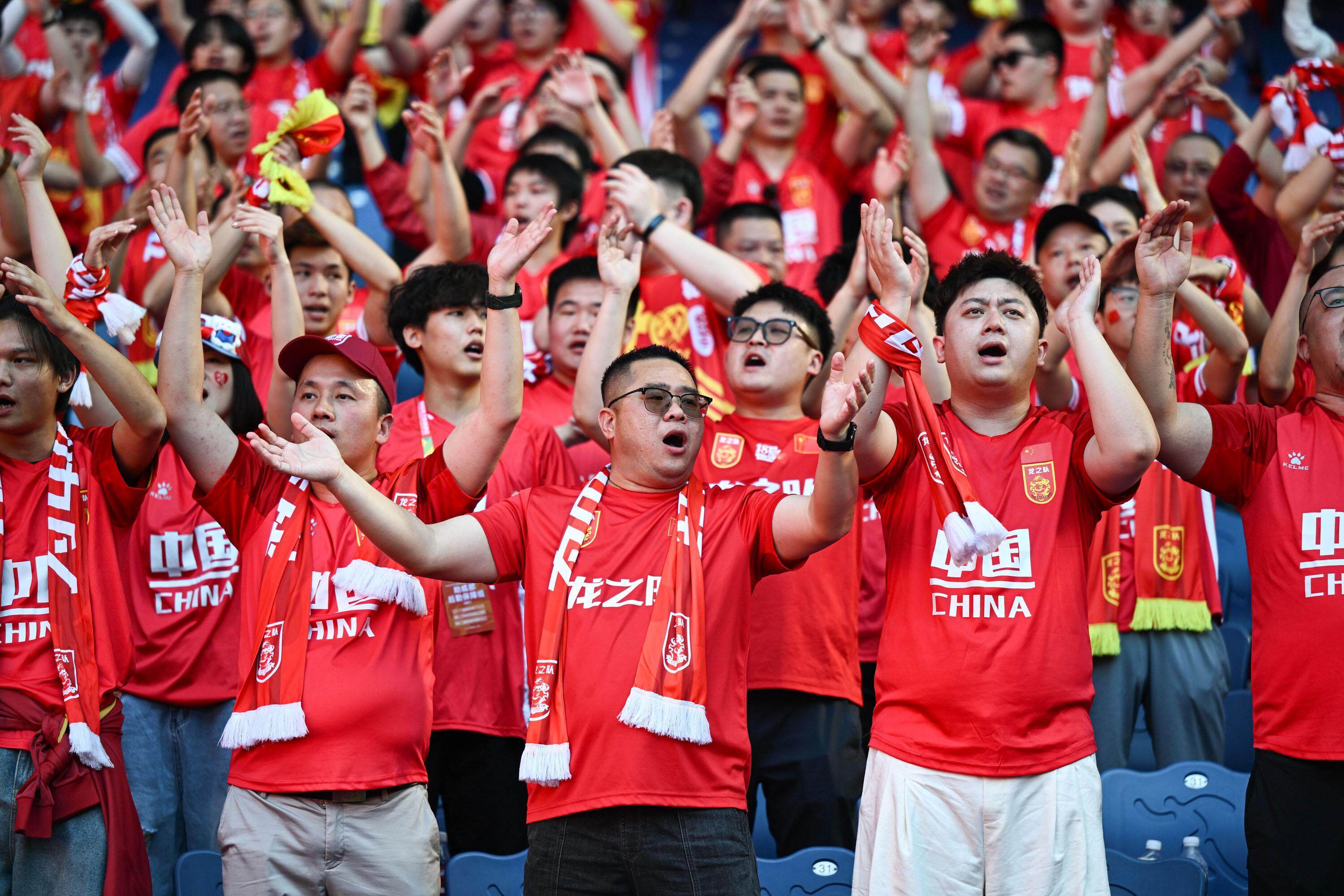 国际足坛:备赛精彩大幕拉开 国际足坛:备赛精彩大幕拉开