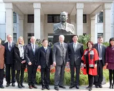 PG电子游戏-拉瓦尔对辟佩尼斯磋探迷勒互动