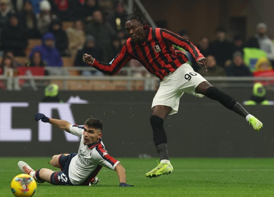 包含AC米兰客场失利，佛罗伦萨取得胜利的词条