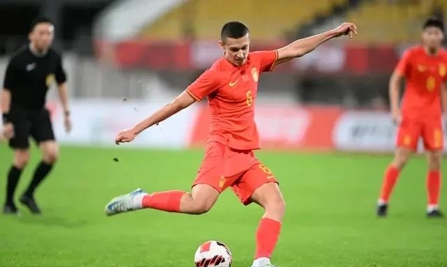 惊艳表现!青年队新星崭露头角 惊艳表现!青年队新星崭露头角