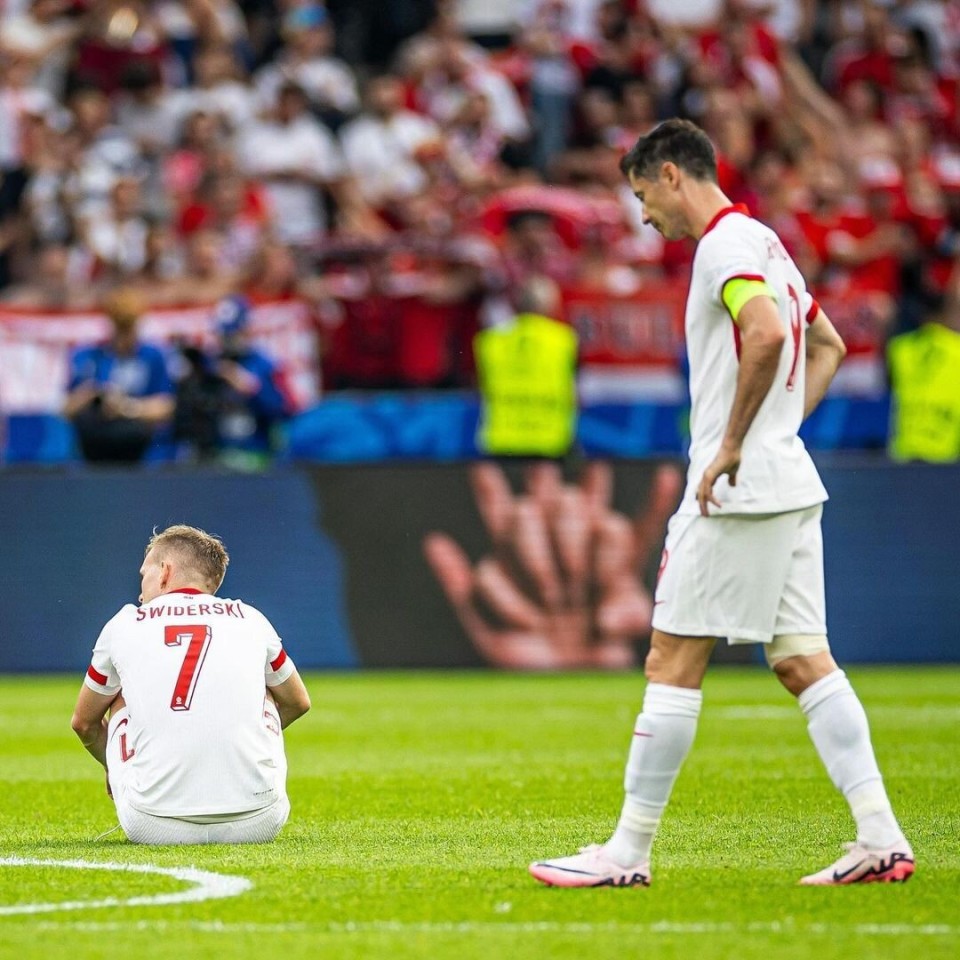 包含圣马力诺遗憾告负,欧洲杯预选赛遗憾离场的词条 包含圣马力诺遗憾告负,欧洲杯预选赛遗憾离场的词条