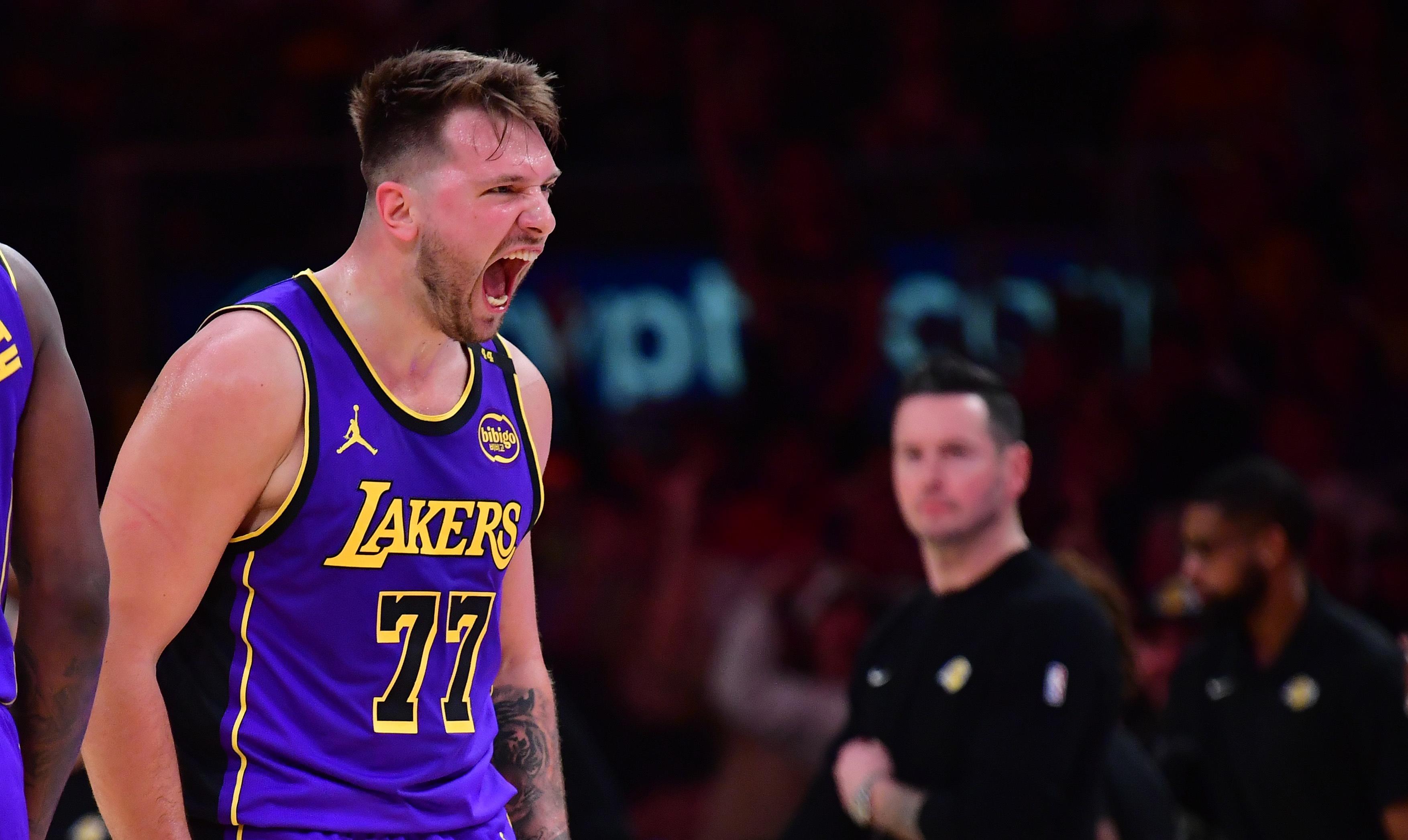 PG中国官网-火箭队在主场击败湖人队，夺得胜利