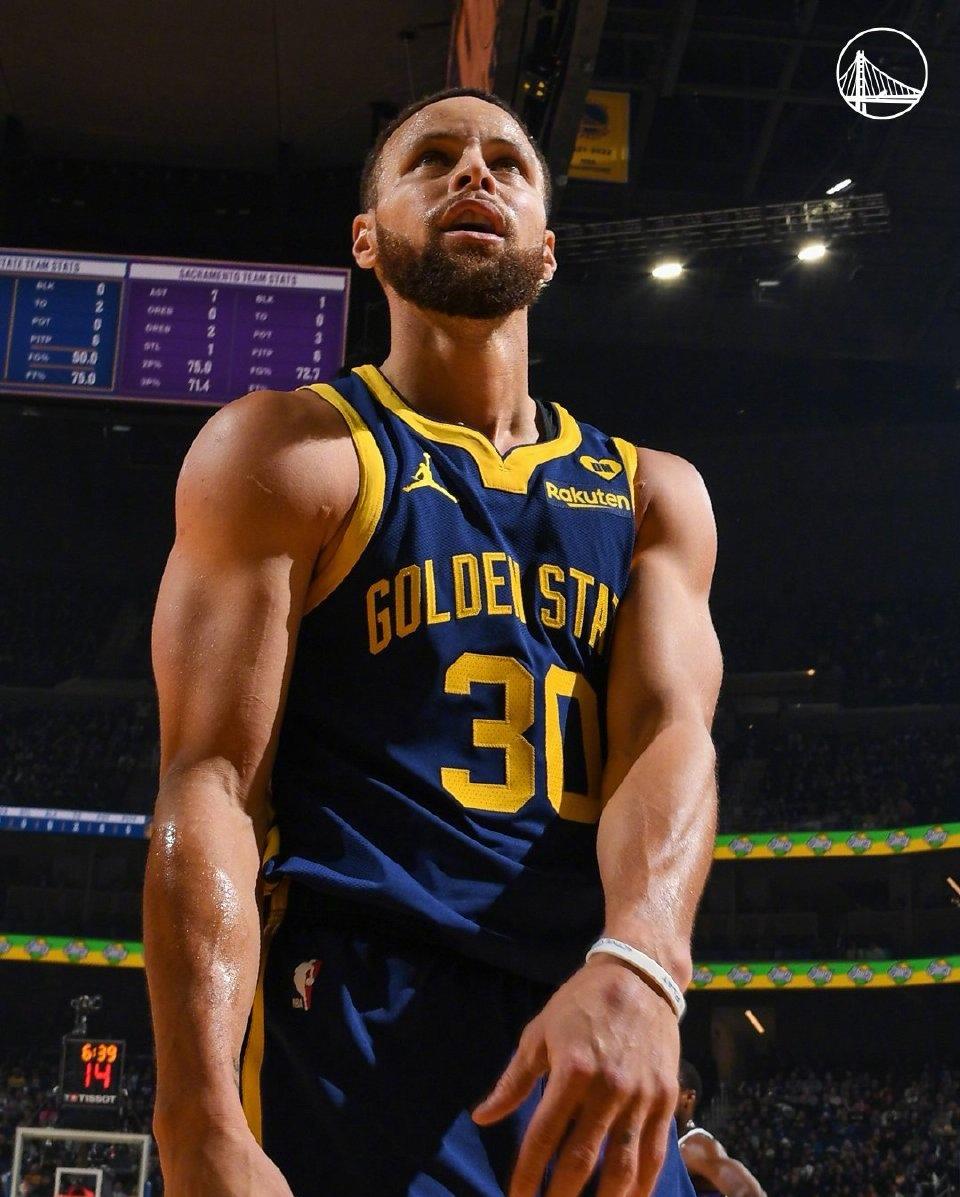 勇士对阵国王，激烈比拼谁与争锋