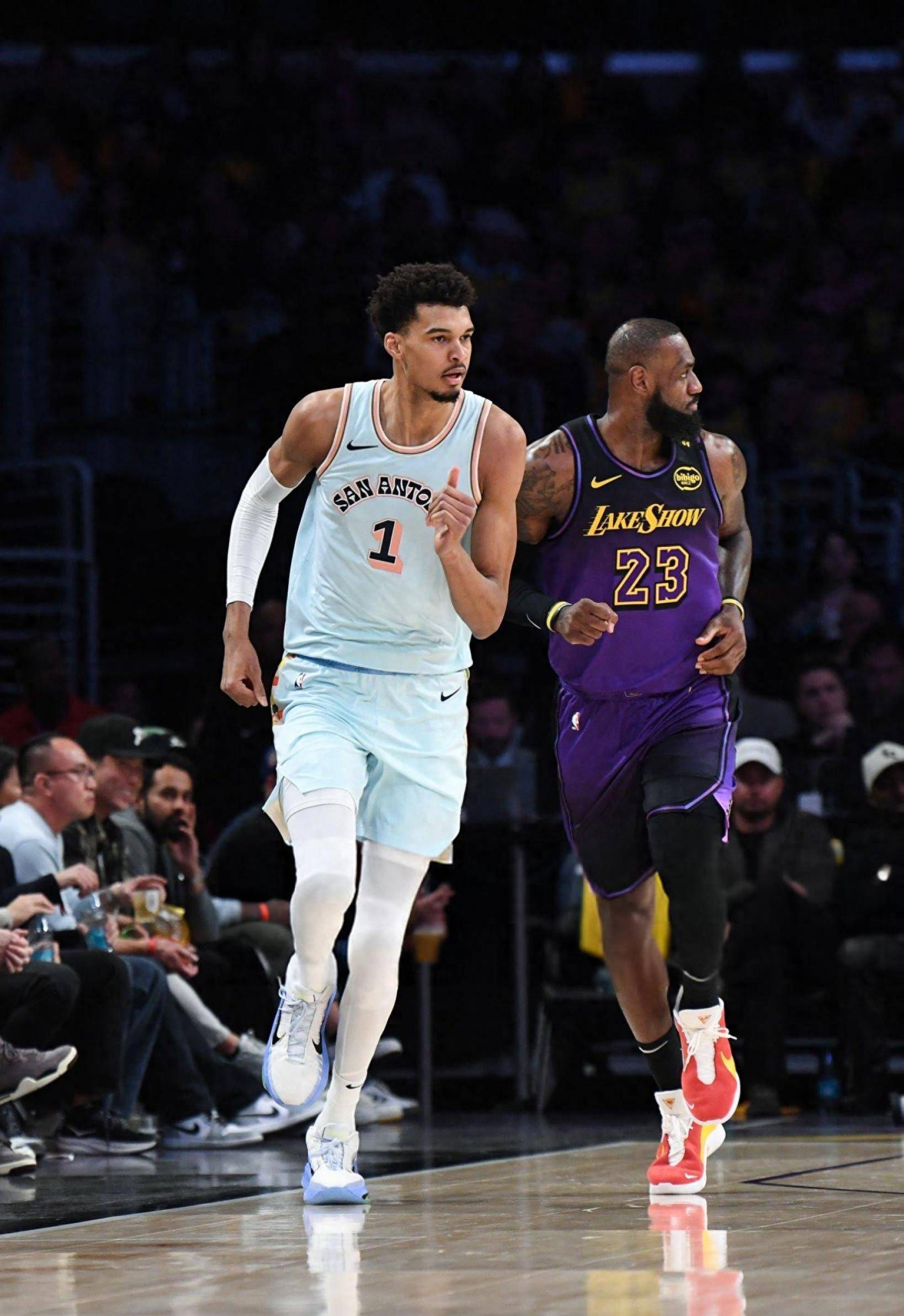 关于湖人减少失误率，大幅改善防守的信息