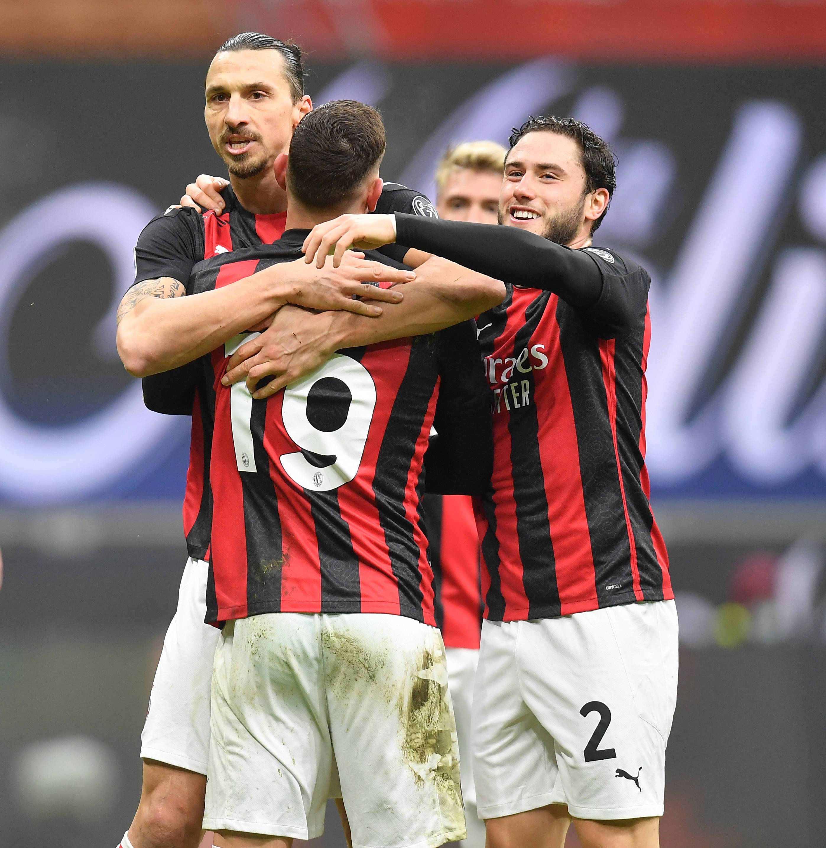 佛罗伦萨主场击败克罗托内,保住三分的简单介绍 佛罗伦萨主场击败克罗托内,保住三分的简单介绍