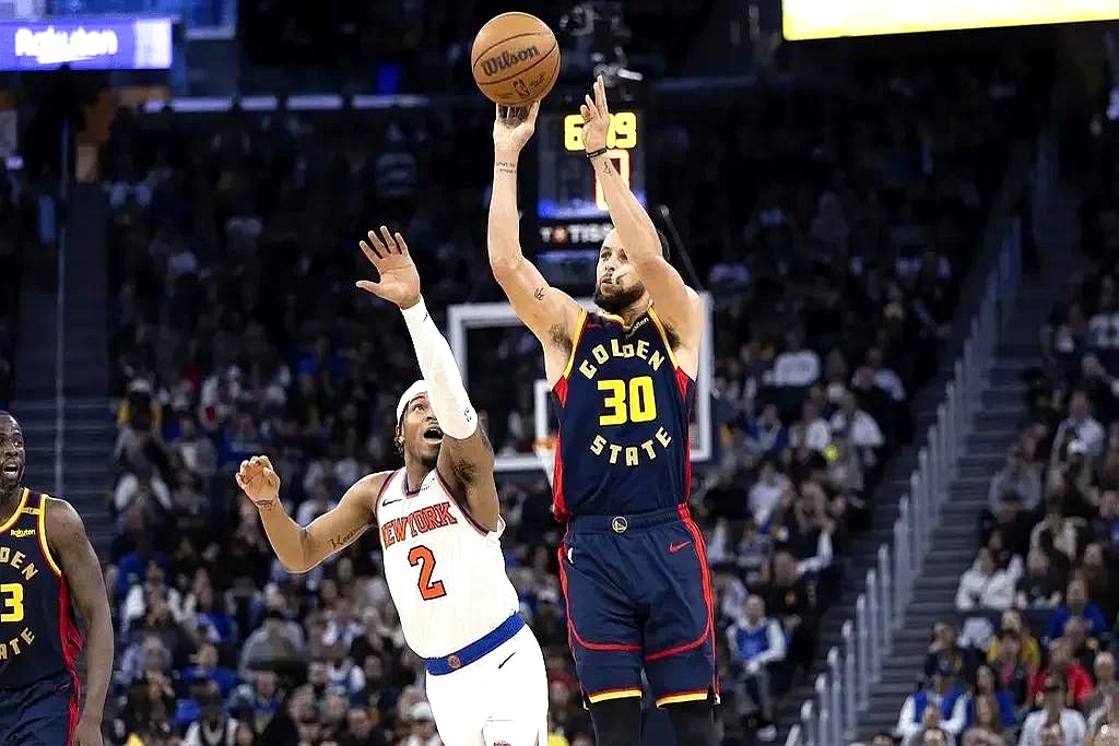 勇士核心高效得分，率队取得胜利晋级