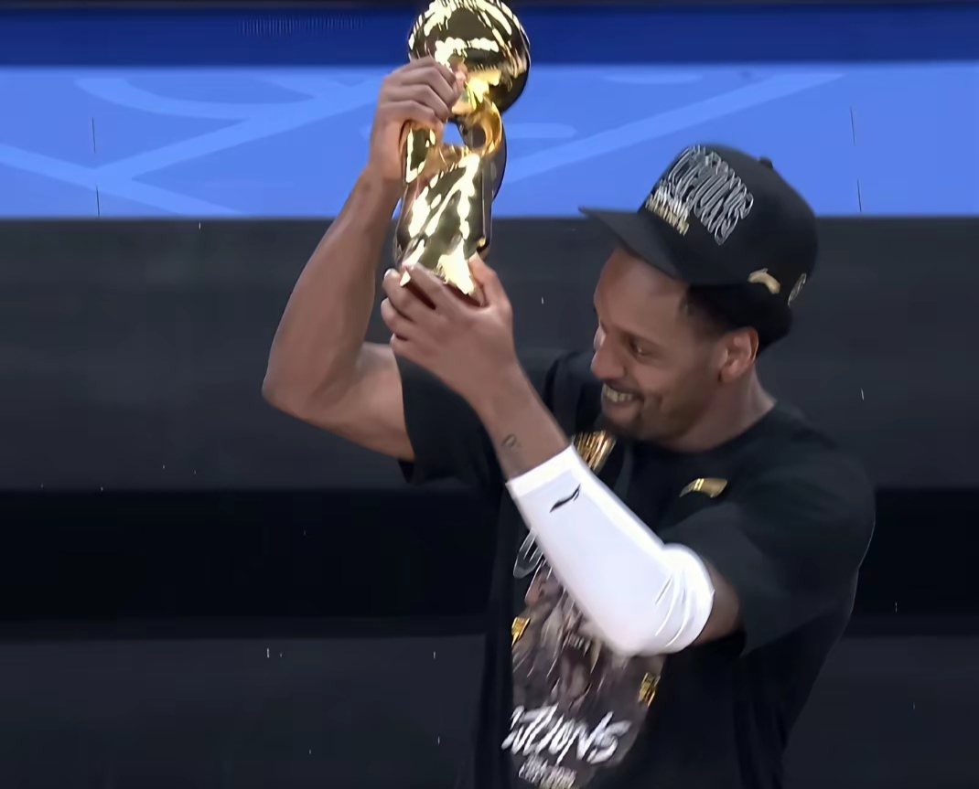 关于星级球员发挥出色,球队成功晋级总决赛的信息 关于星级球员发挥出色,球队成功晋级总决赛的信息