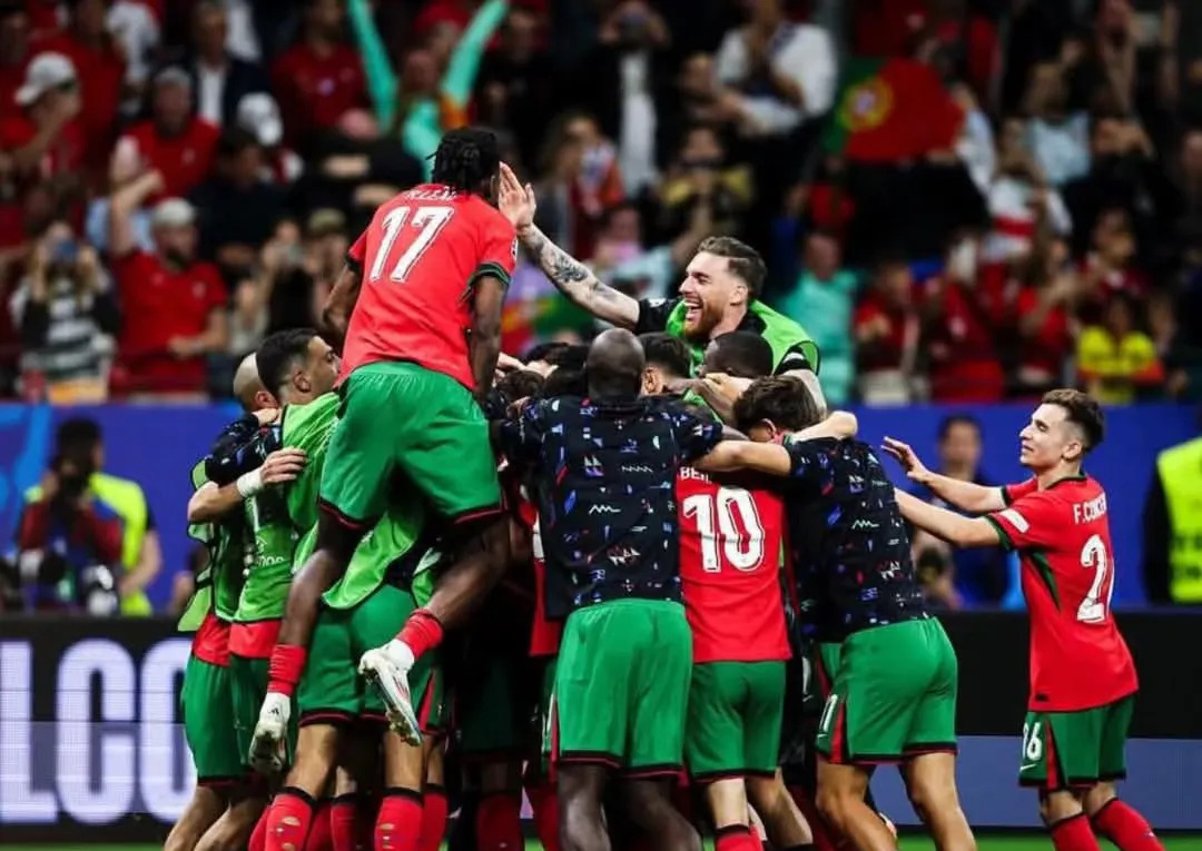 包含欧冠欧洲杯预选赛沸腾现场气氛火热的词条 包含欧冠欧洲杯预选赛沸腾现场气氛火热的词条