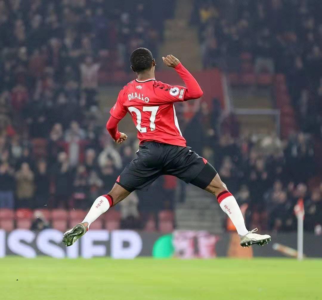 T1力克BRO,369线上压制力十足鏖战多局入围赛,点燃全场激情 T1力克BRO,369线上压制力十足鏖战多局入围赛,点燃全场激情