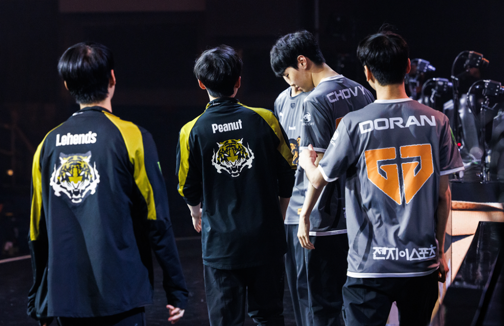 PG电子官网入口-JDG血洗TSM，Deft完成史诗逆转强强对话半决赛，成为赛场最大亮点