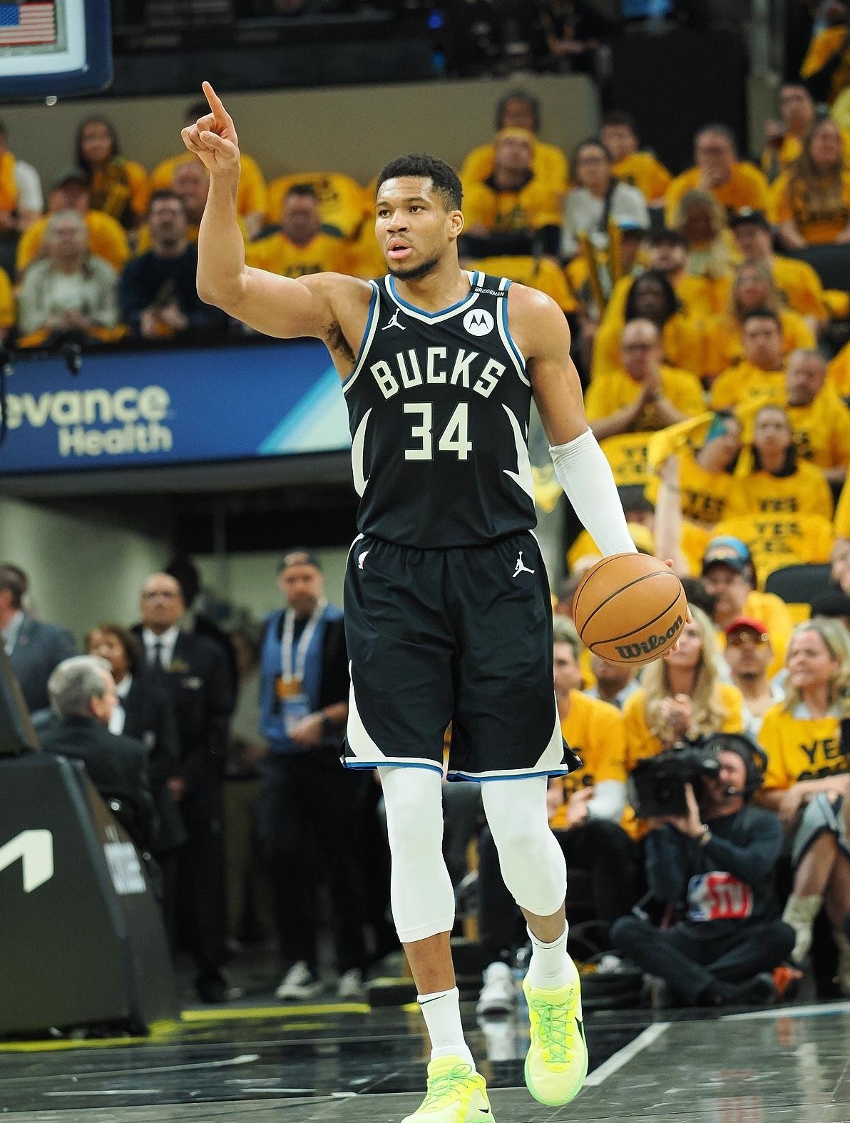 关于雄鹿主帅得到NBA月最佳教练称号的信息 关于雄鹿主帅得到NBA月最佳教练称号的信息