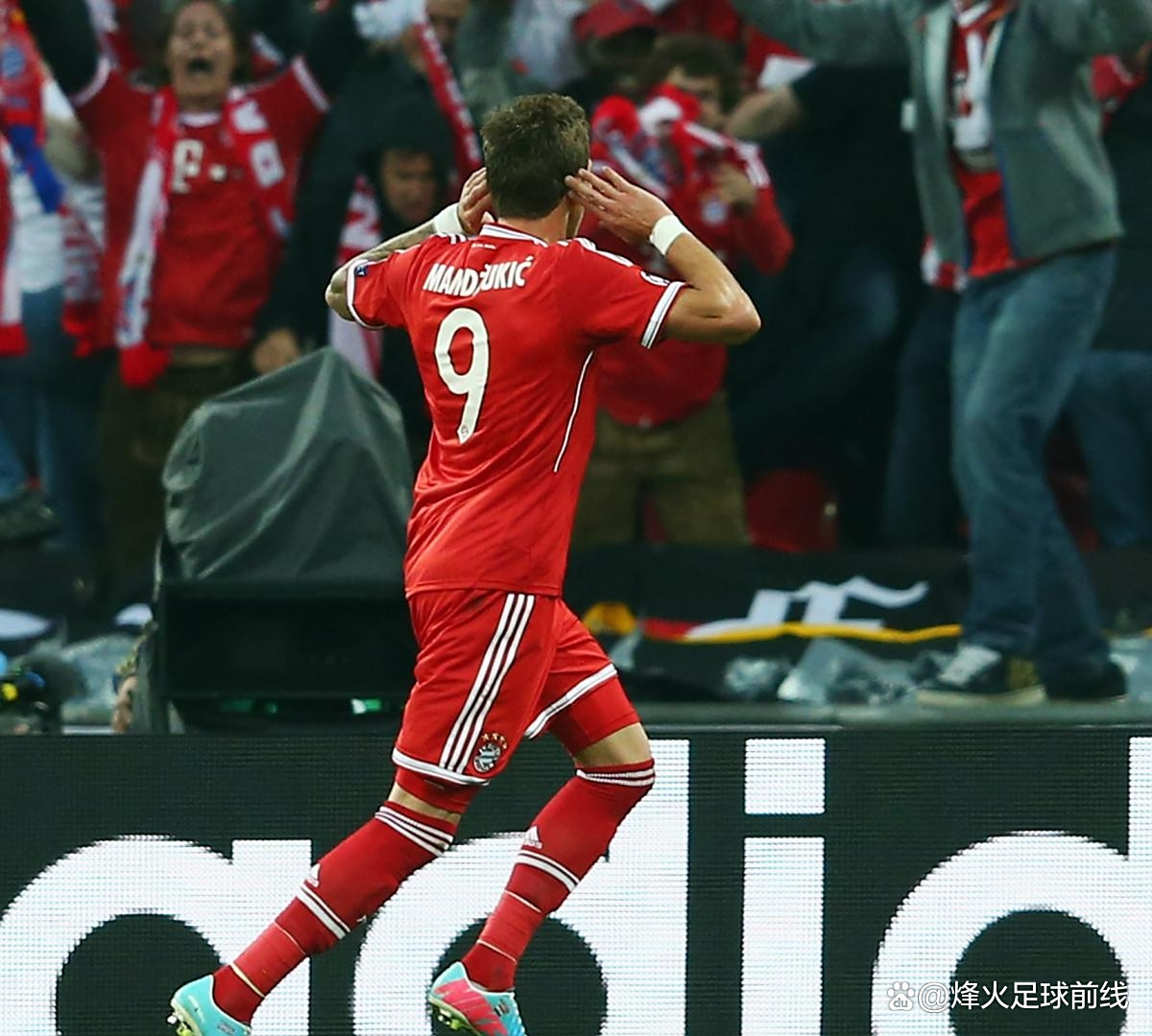 拜仁慕尼黑中场接连伤退，影响比赛进程的简单介绍