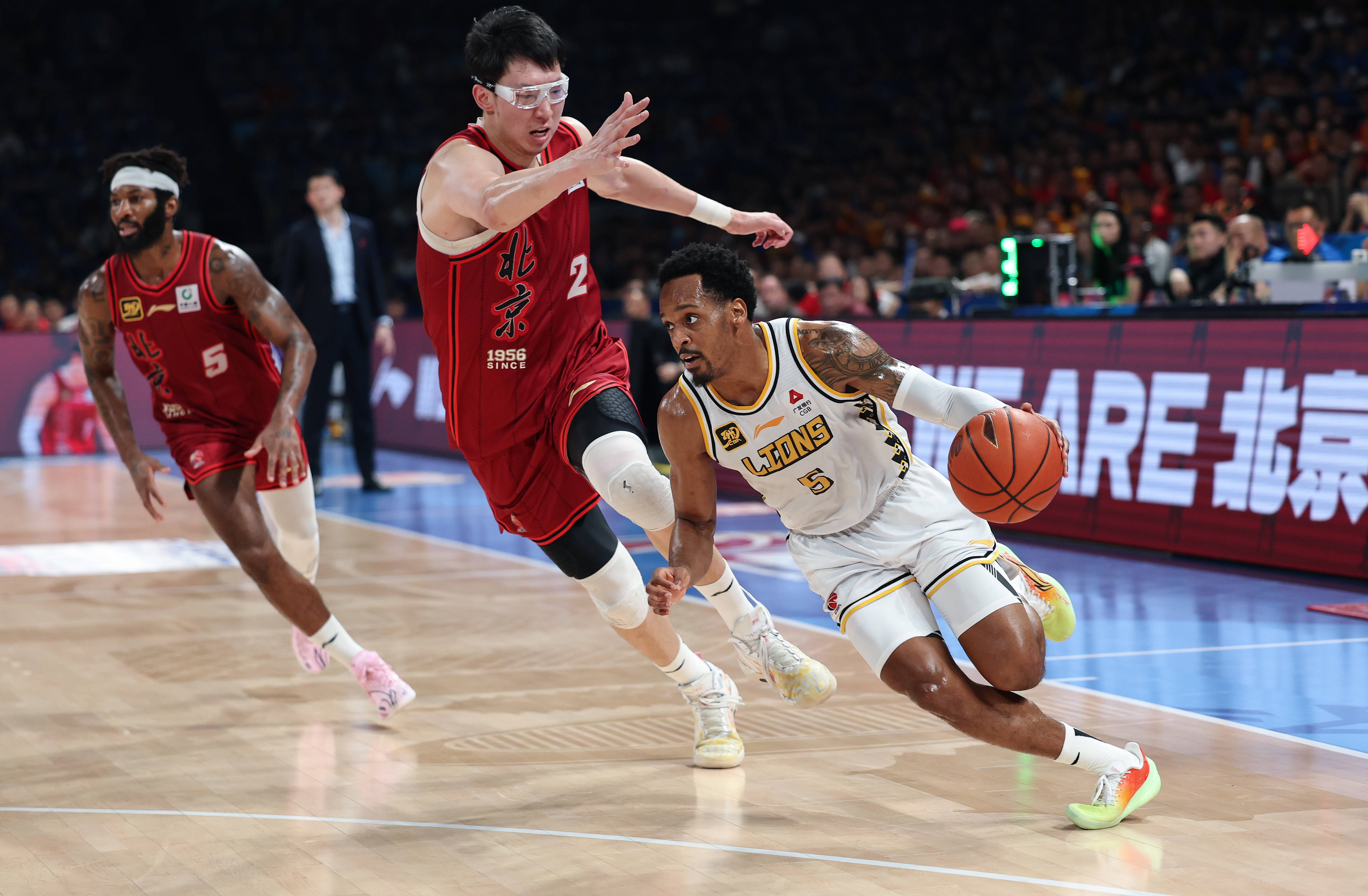 辽宁队横扫深圳队,周琦刷新纪录 辽宁队横扫深圳队,周琦刷新纪录