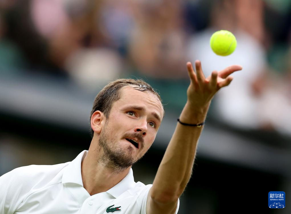 关于美国网球队碾压世界网球队,梅德韦杰夫打破历史纪录的信息 关于美国网球队碾压世界网球队,梅德韦杰夫打破历史纪录的信息