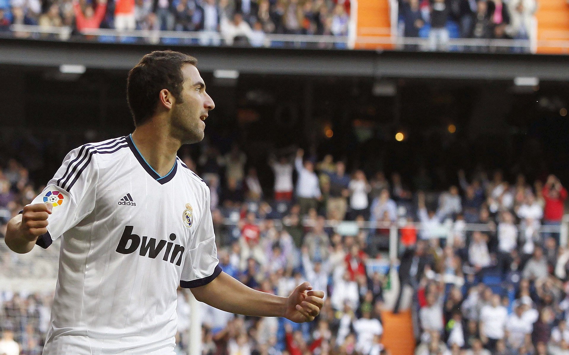 水泥丛林与钢铁洪流,统治力的双重奏