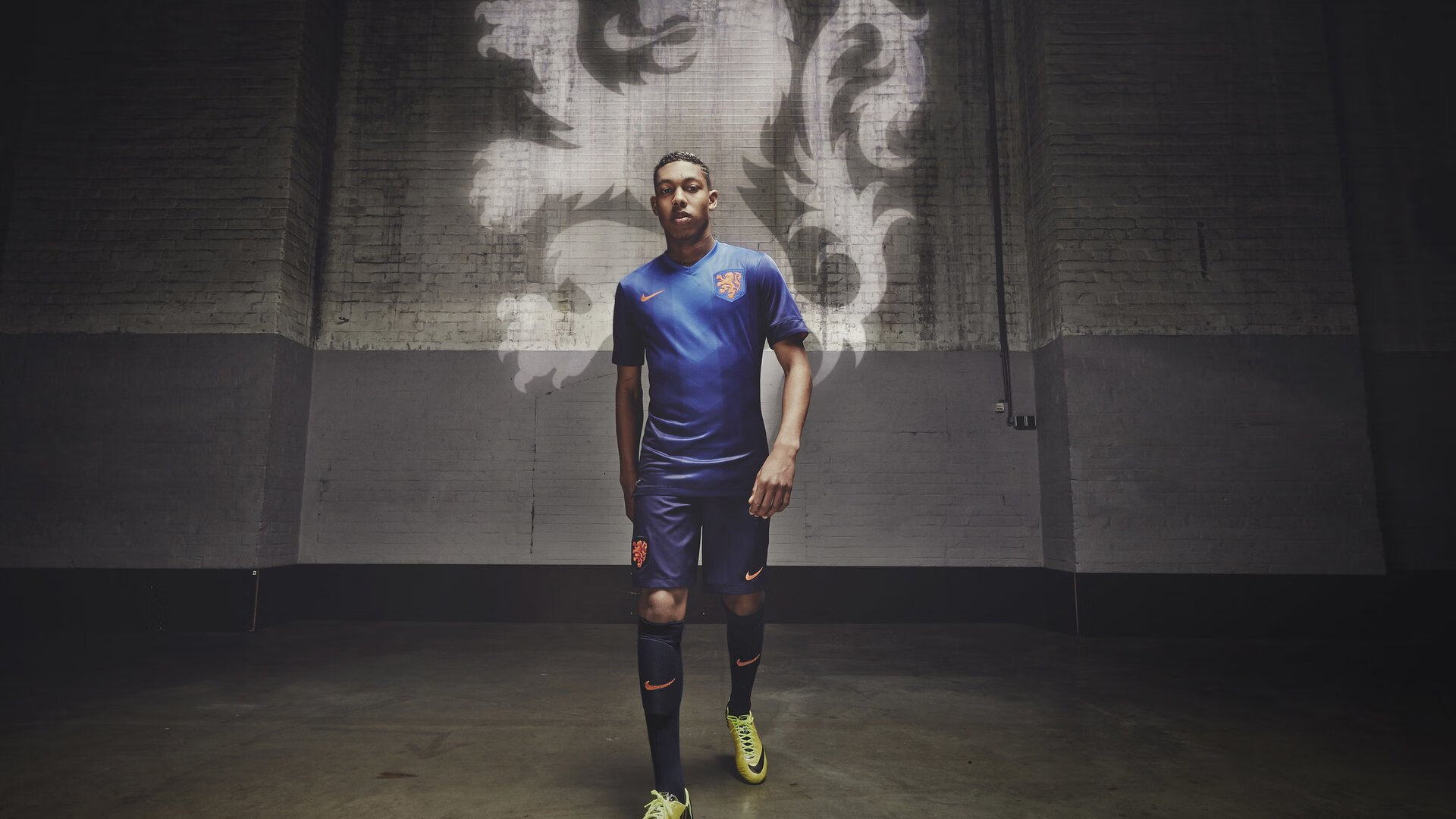 幽灵战车与独行骑士,当威廉姆斯的阴影笼罩红牛二队,诺里斯在聚光灯下加冕